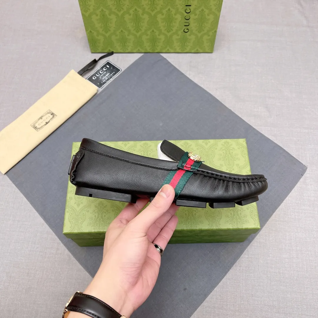 p400 GUCCI, Gucci official flagship store original casual beanie shoes ~ Four Seasons Trendy Shoes 👟》New version at the counter, Gucci 1:1 high-quality workmanship, upper: imported pebbled calfskin, genuine sweat-absorbent pigskin lining, fashionable lazy business style design, casual loafers, running shoes are perfect for young people. British fashion boots 😍 Equipped with original raw rubber wear-resistant outsole, absolutely high-end and classy, ​​suitable for drivers only 🚗 A must-have for fashionable men, standard code 37-45 No. 071